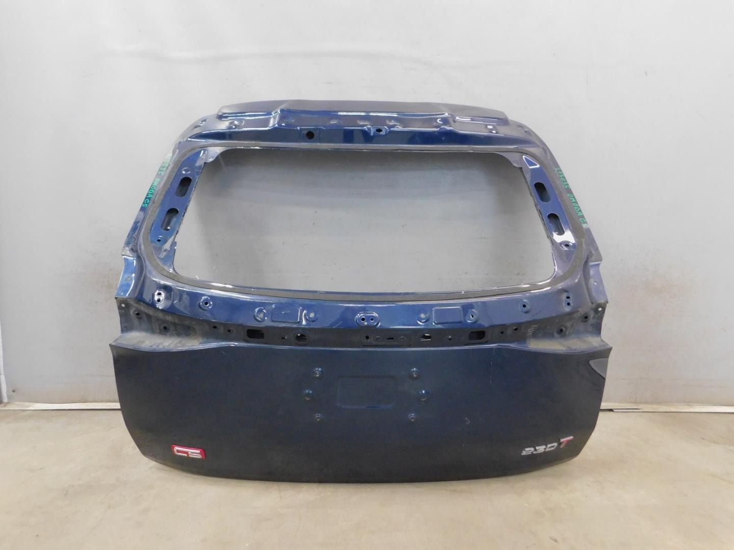 Дверь багажника