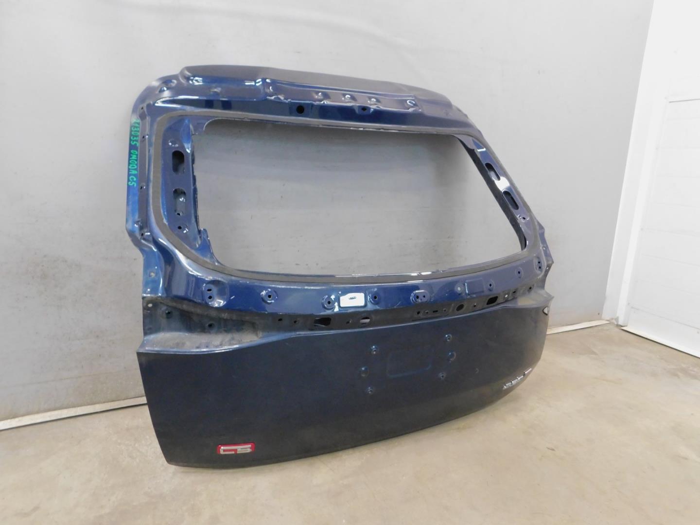 Дверь багажника