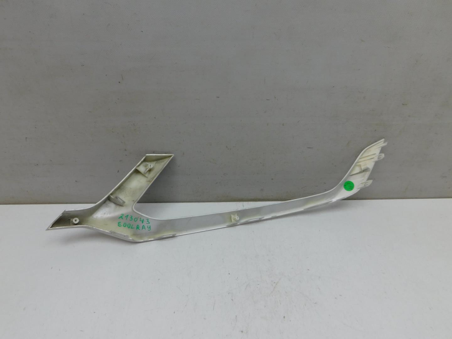 Молдинг переднего бампера