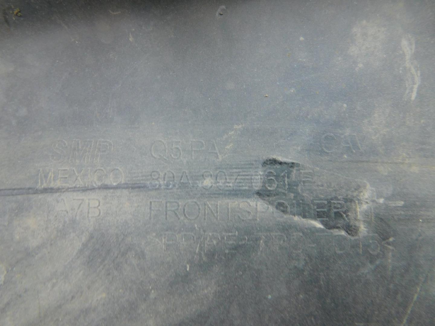 Накладка переднего бампера