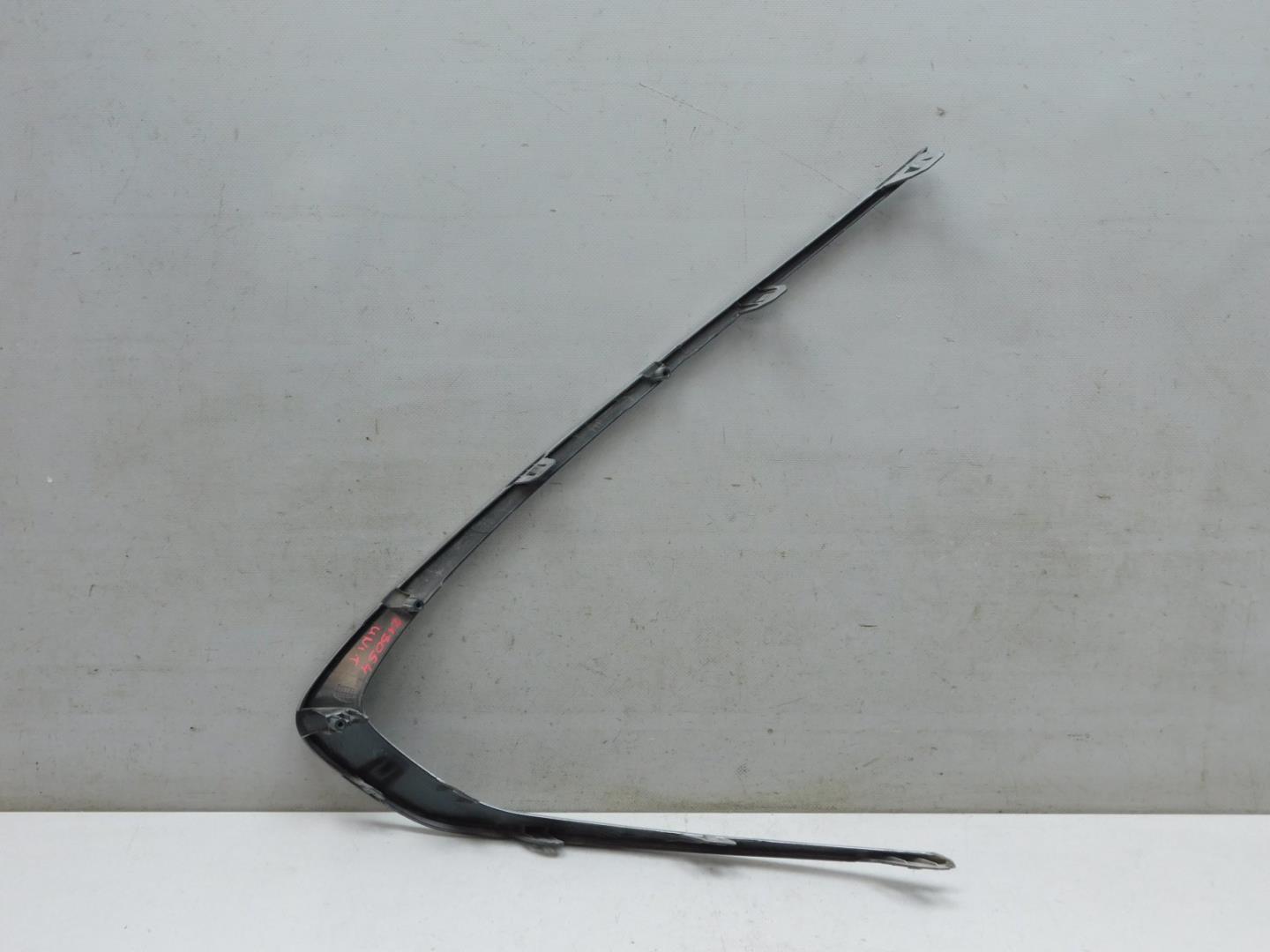 Накладка переднего бампера