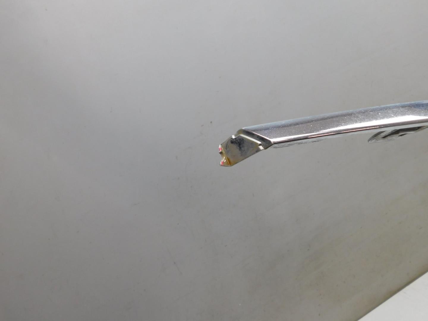 Молдинг переднего бампера