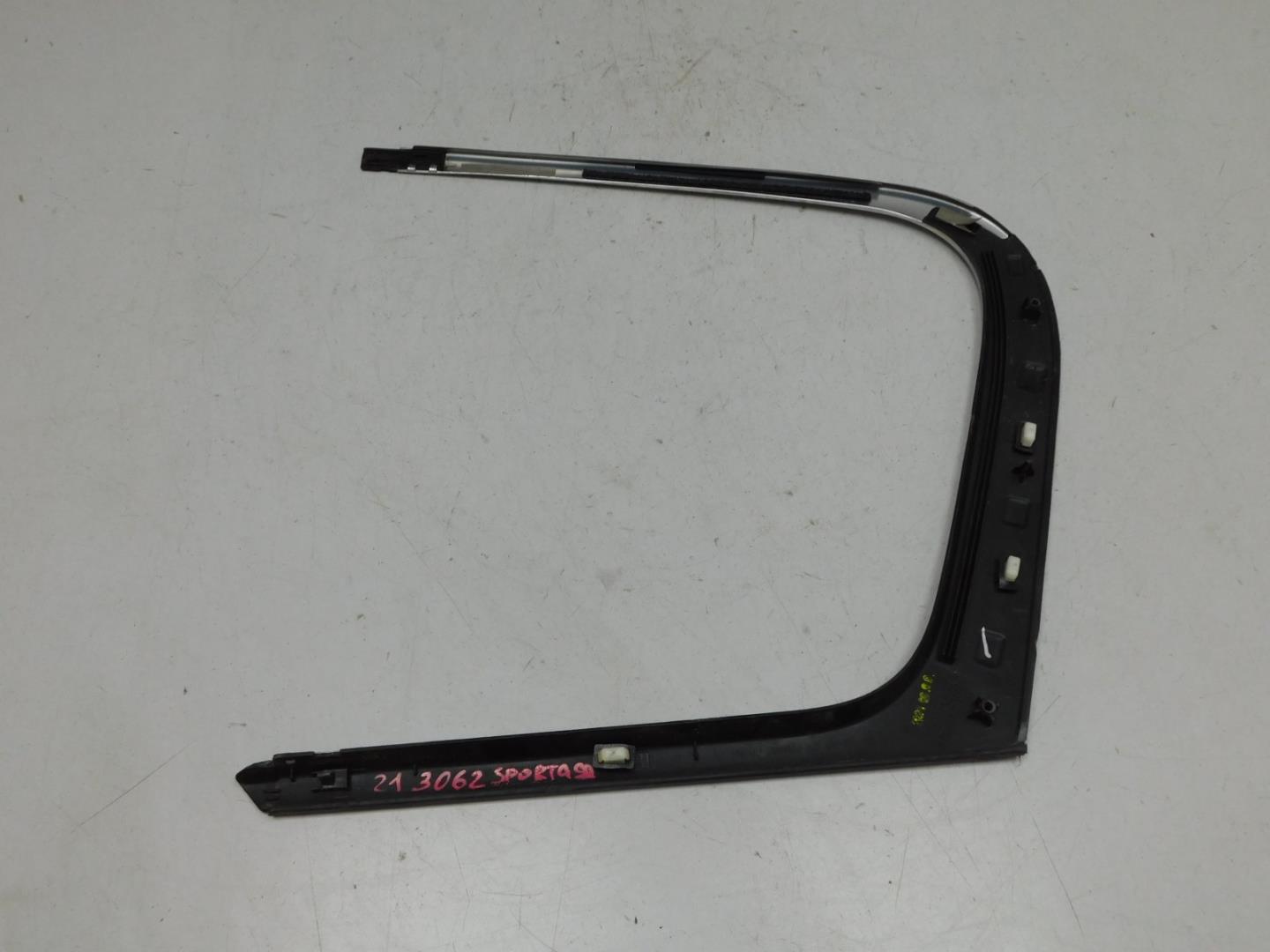 Накладка двери задней правой