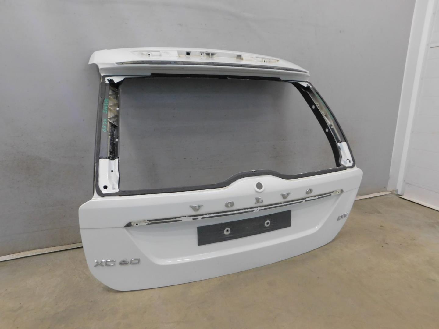 Дверь багажника