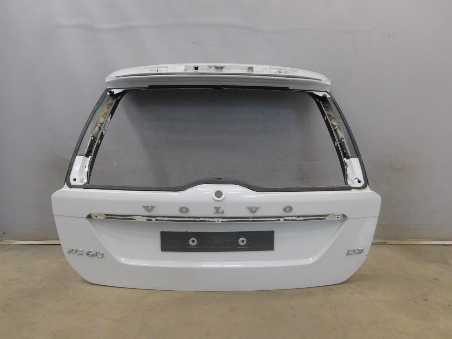 Дверь багажника