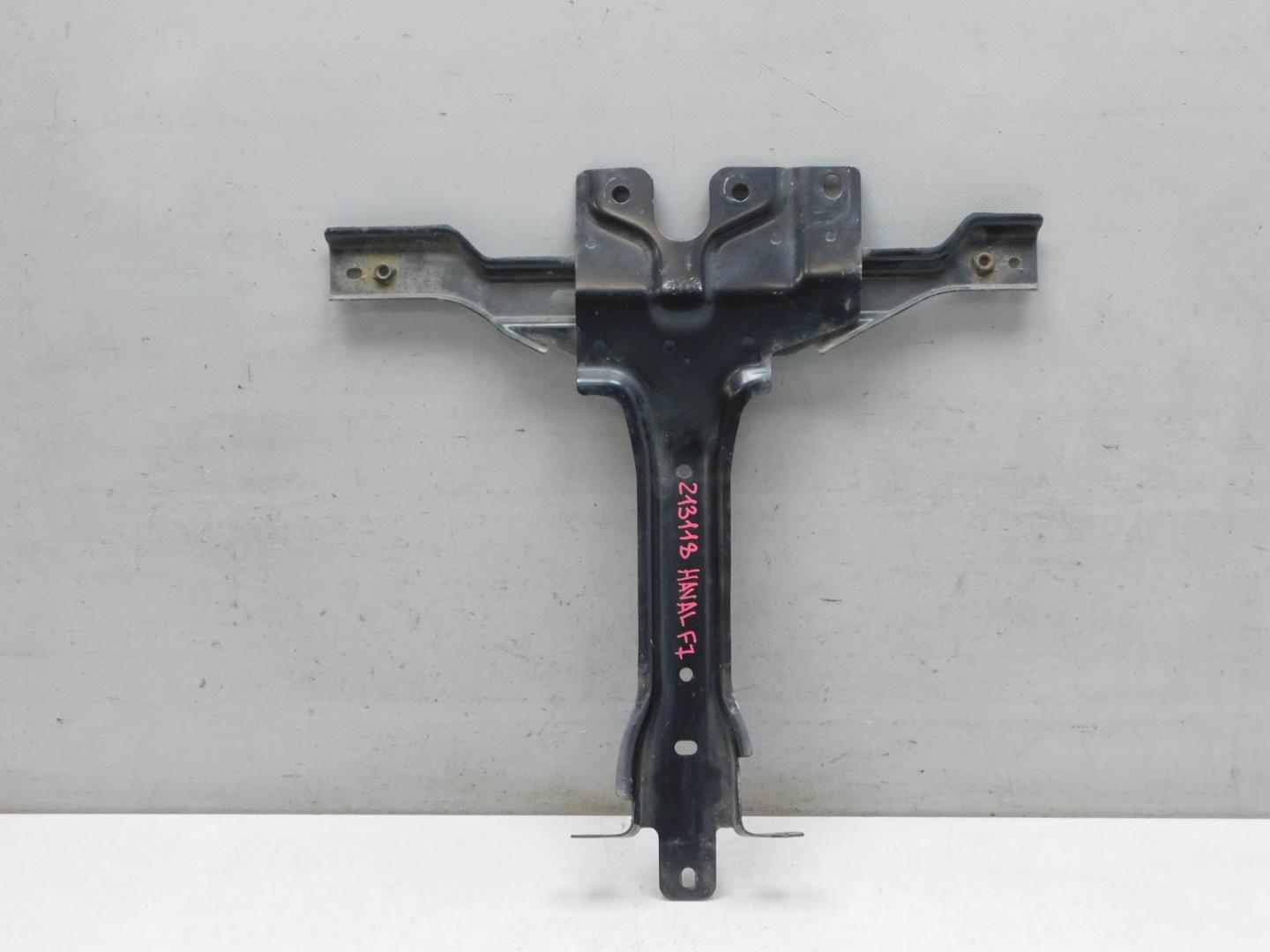 Кронштейн замка капота