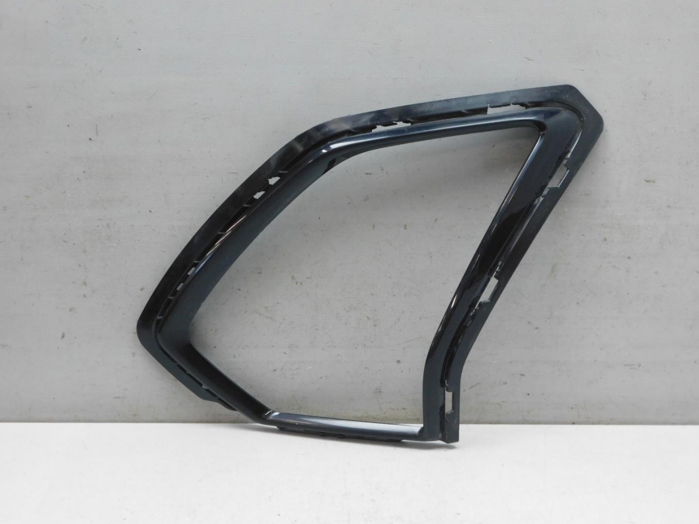 Накладка переднего бампера