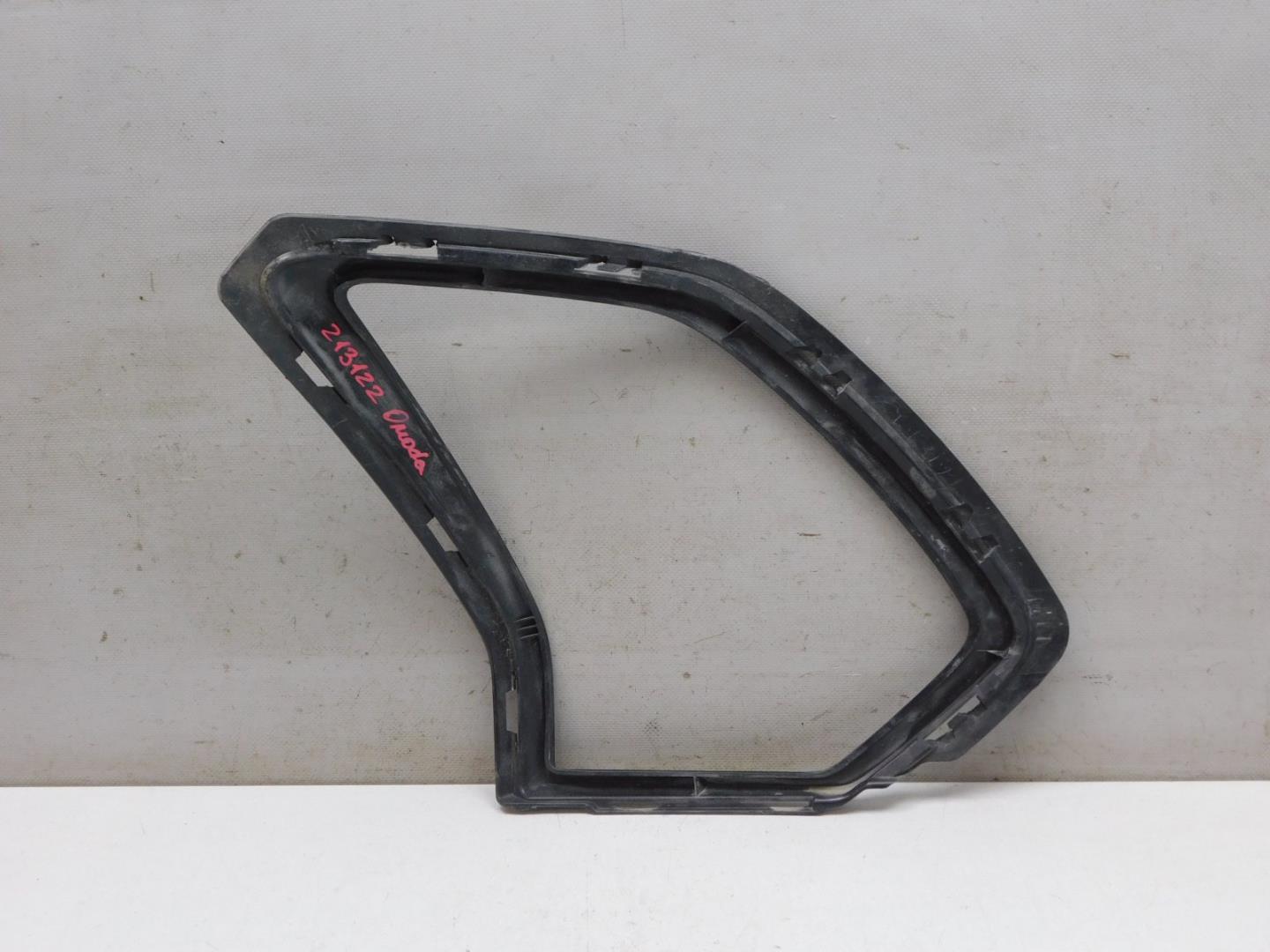 Накладка переднего бампера