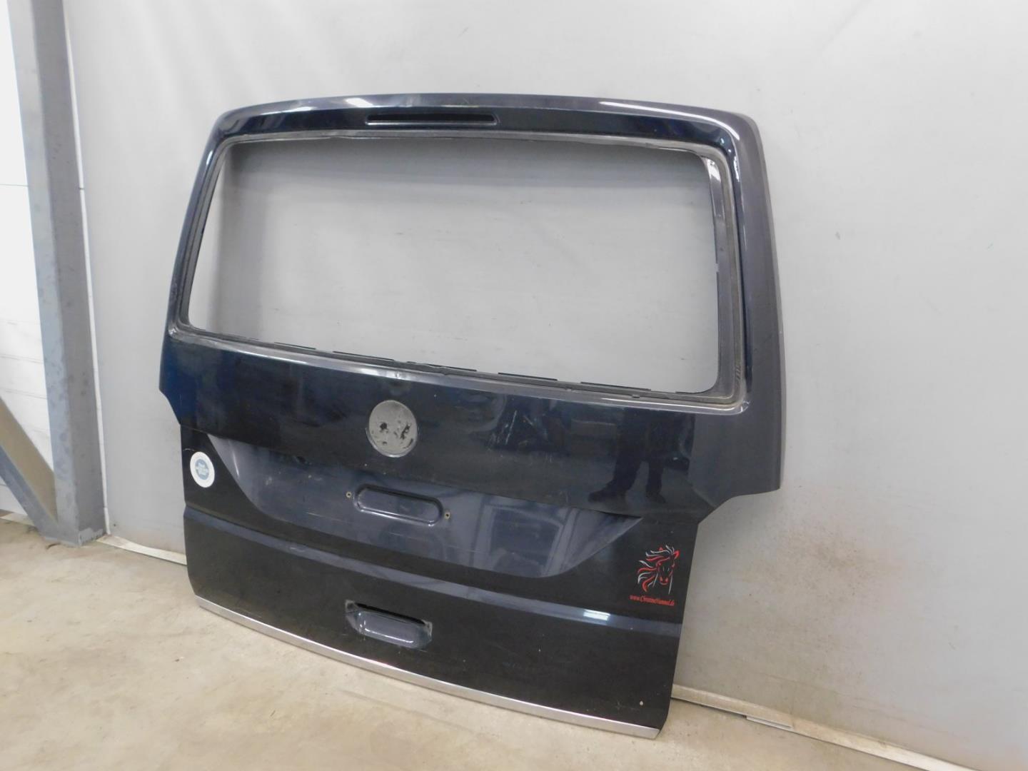 Дверь багажника