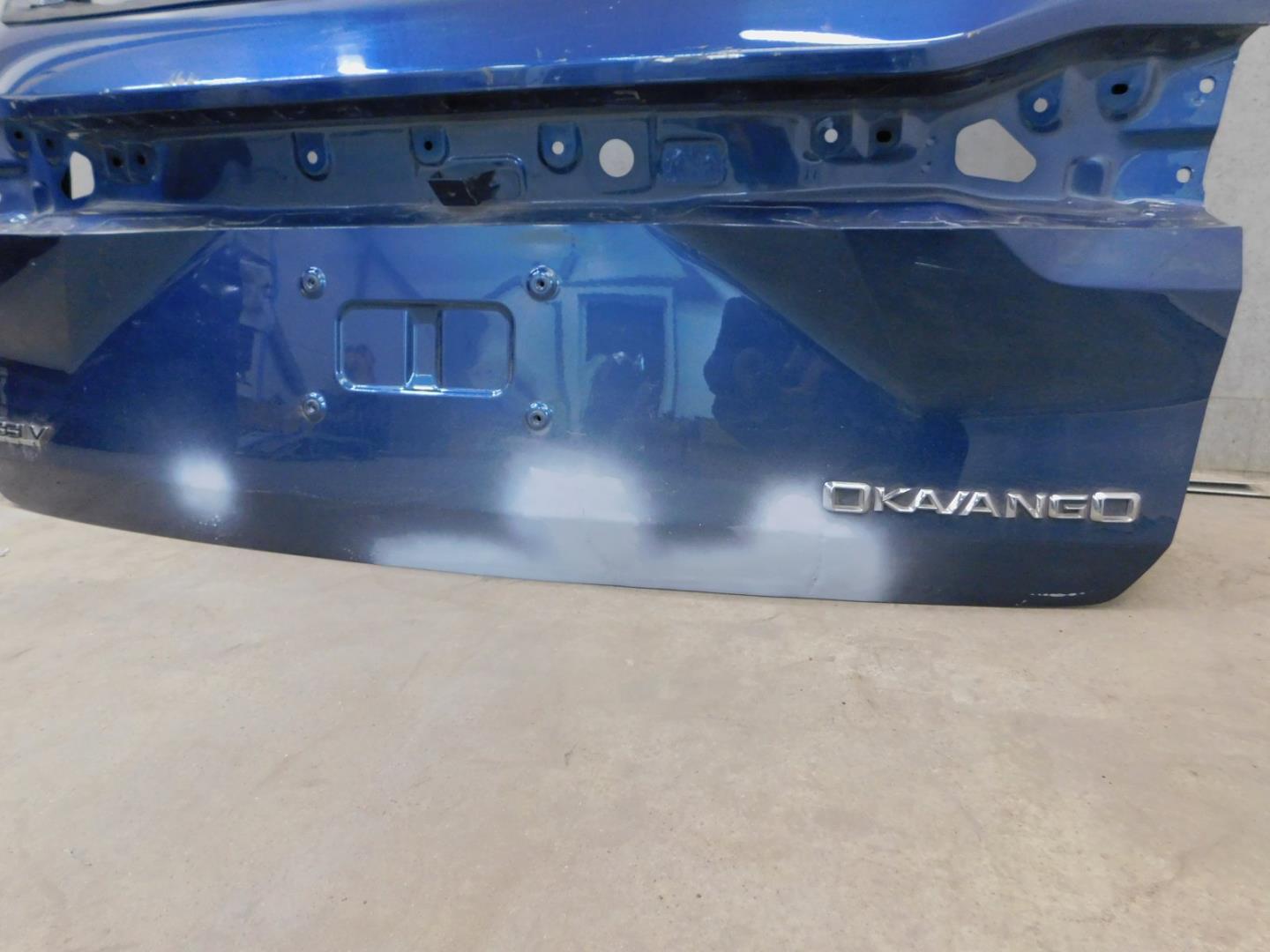 Дверь багажника