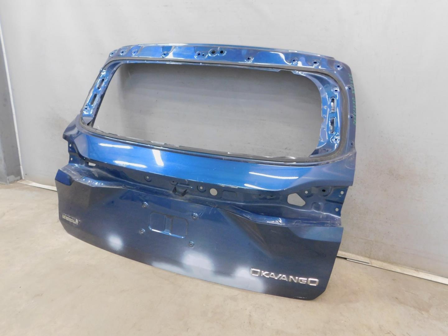 Дверь багажника