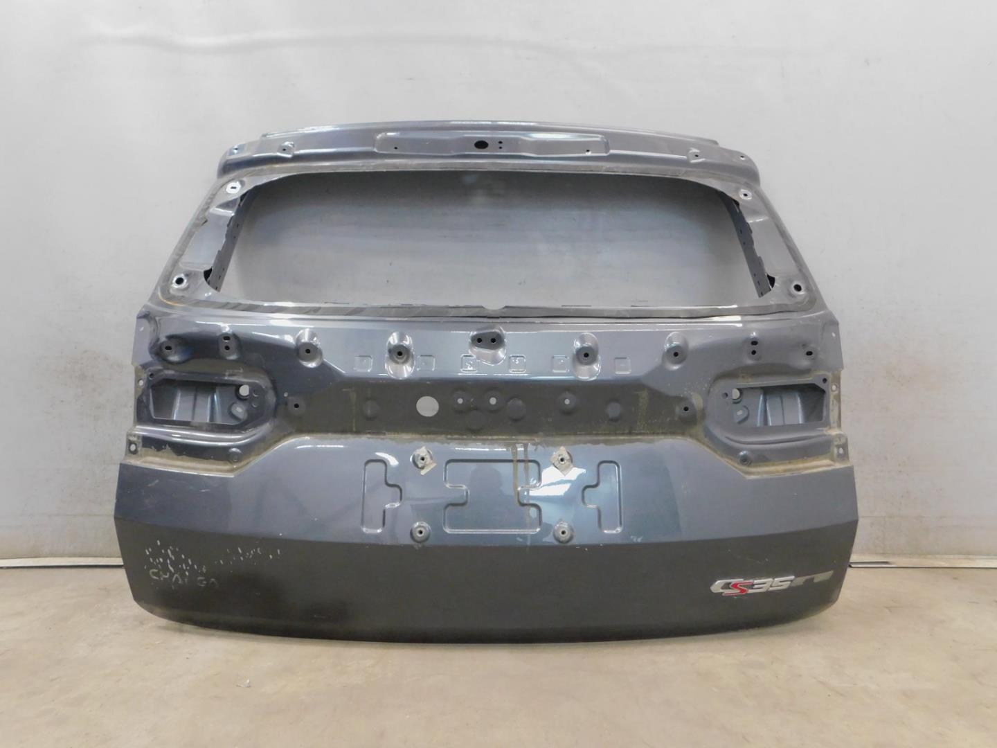 Дверь багажника