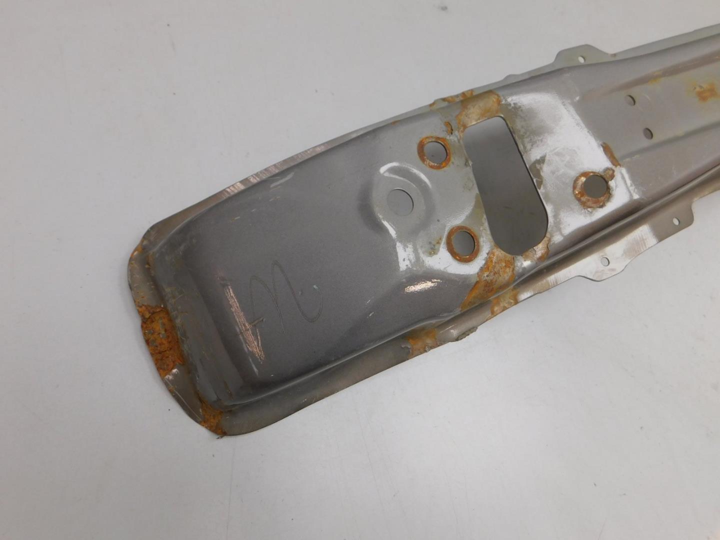 Усилитель переднего бампера