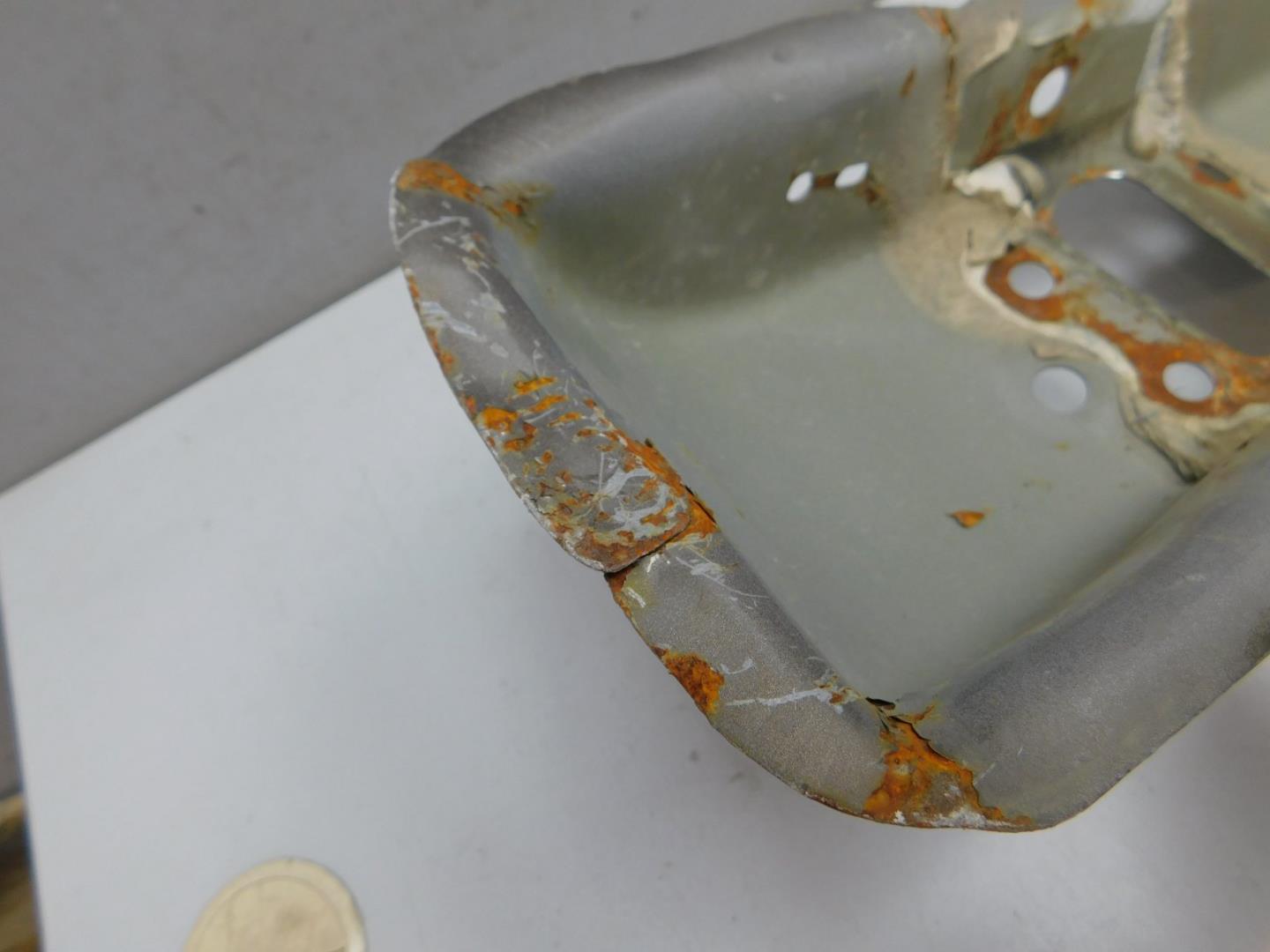 Усилитель переднего бампера