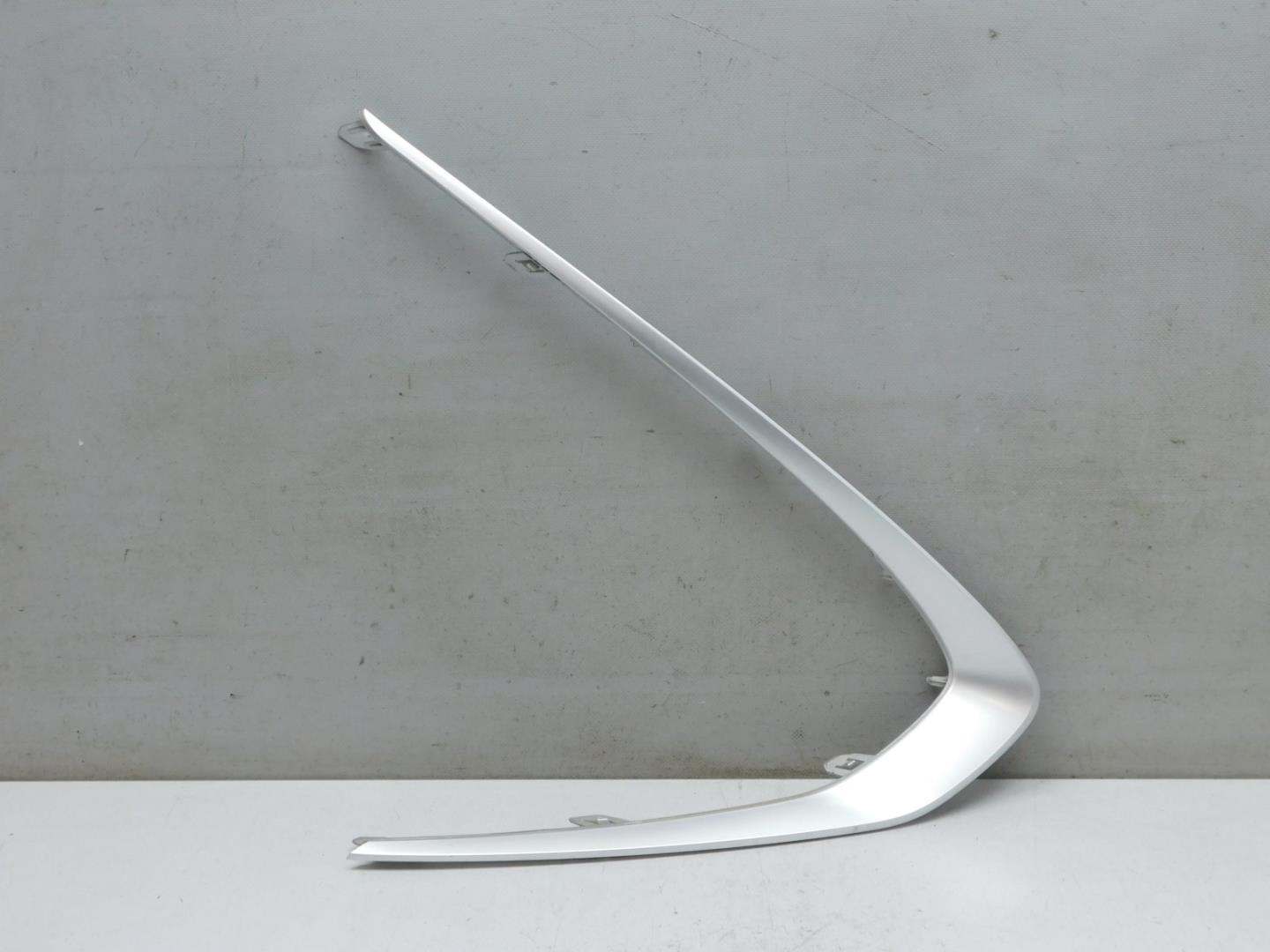 Накладка переднего бампера