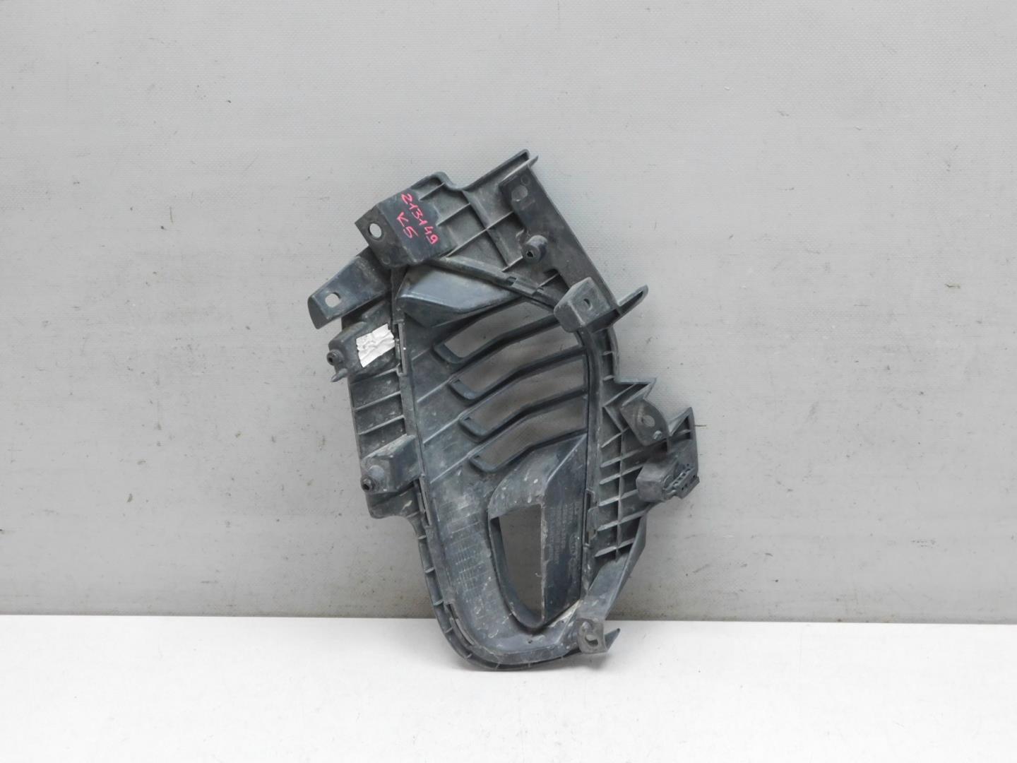 Решетка в бампер левая