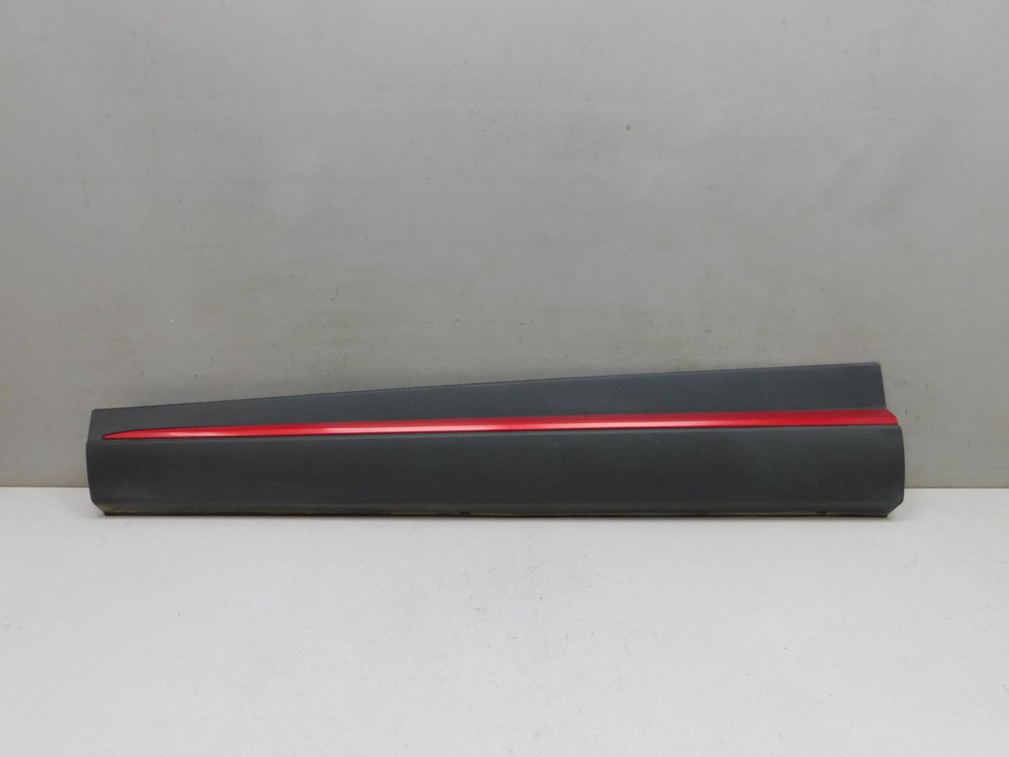 Накладка двери передней левой