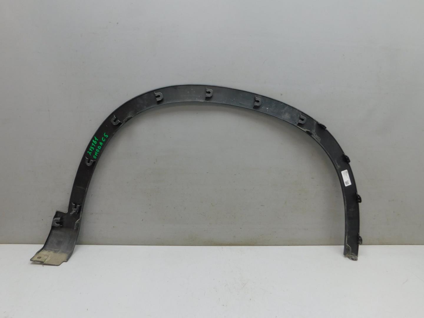 Накладка переднего крыла левого