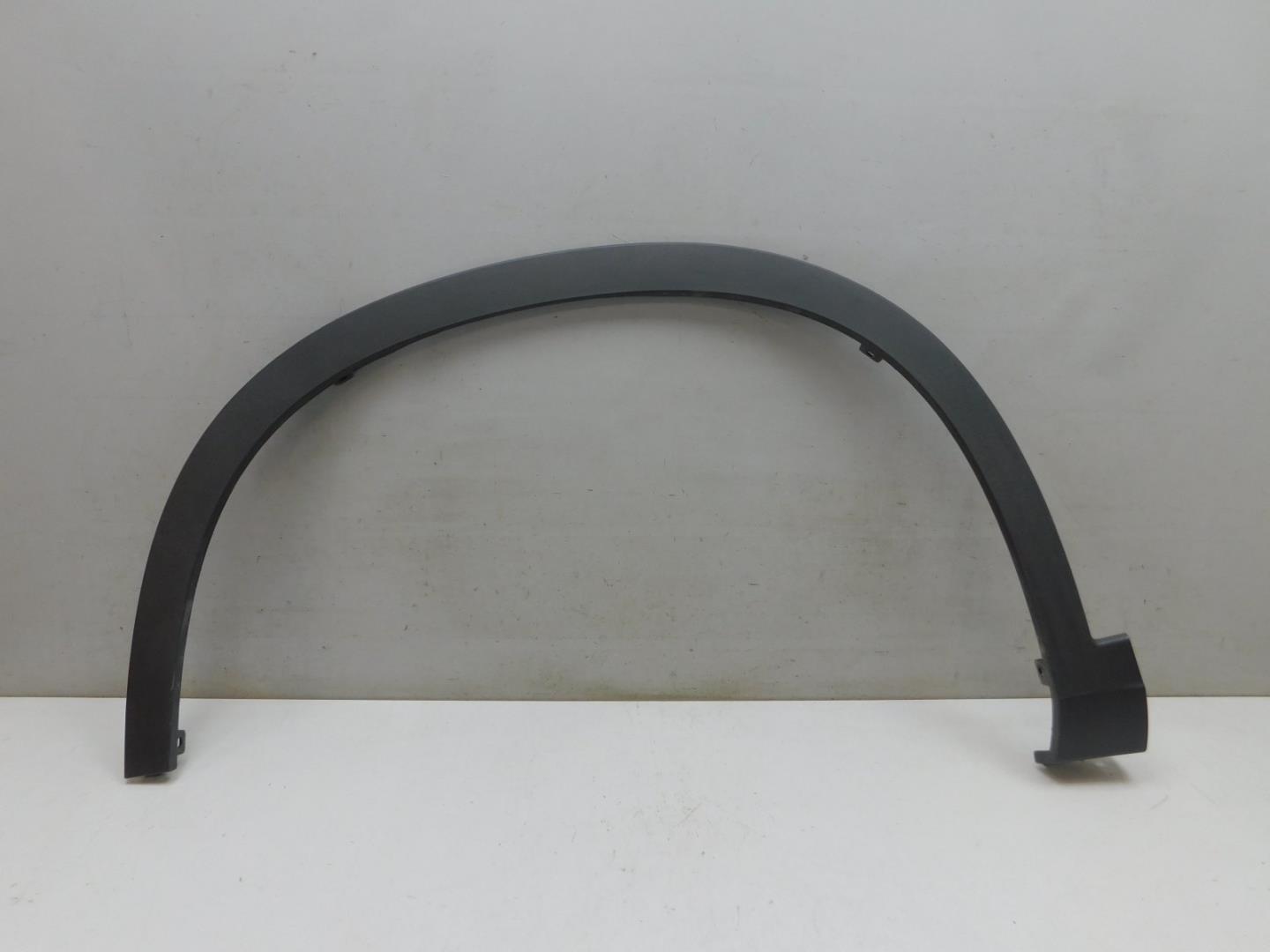 Накладка переднего крыла левого