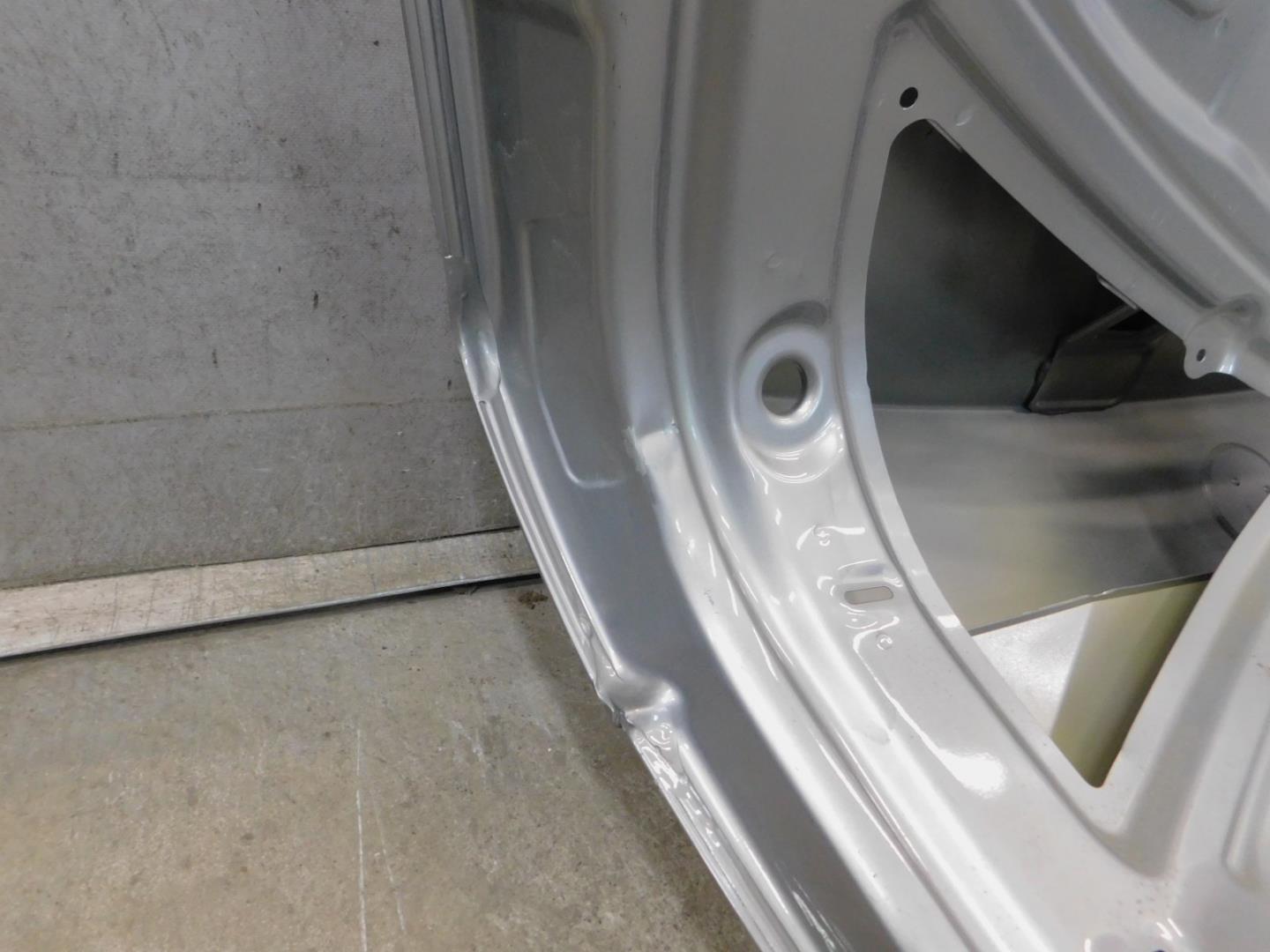 Дверь багажника