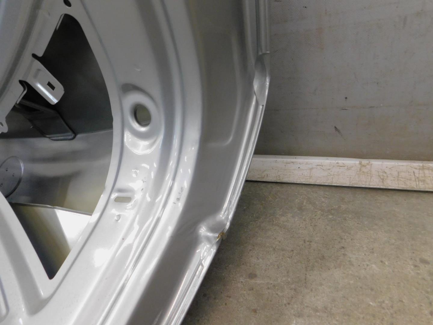 Дверь багажника