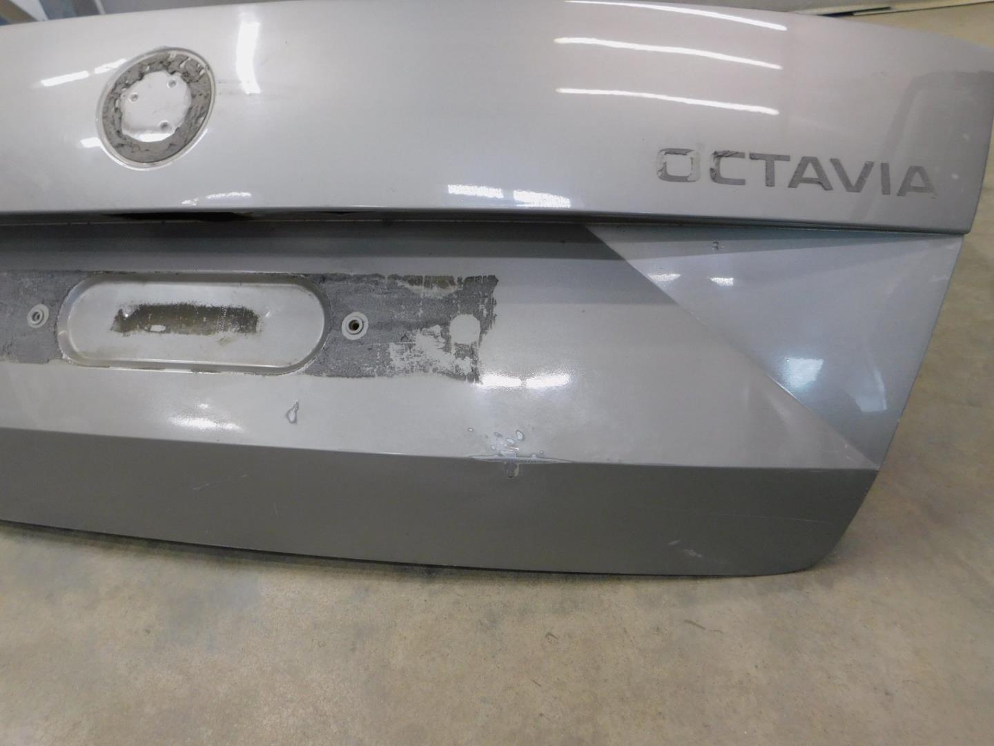 Дверь багажника