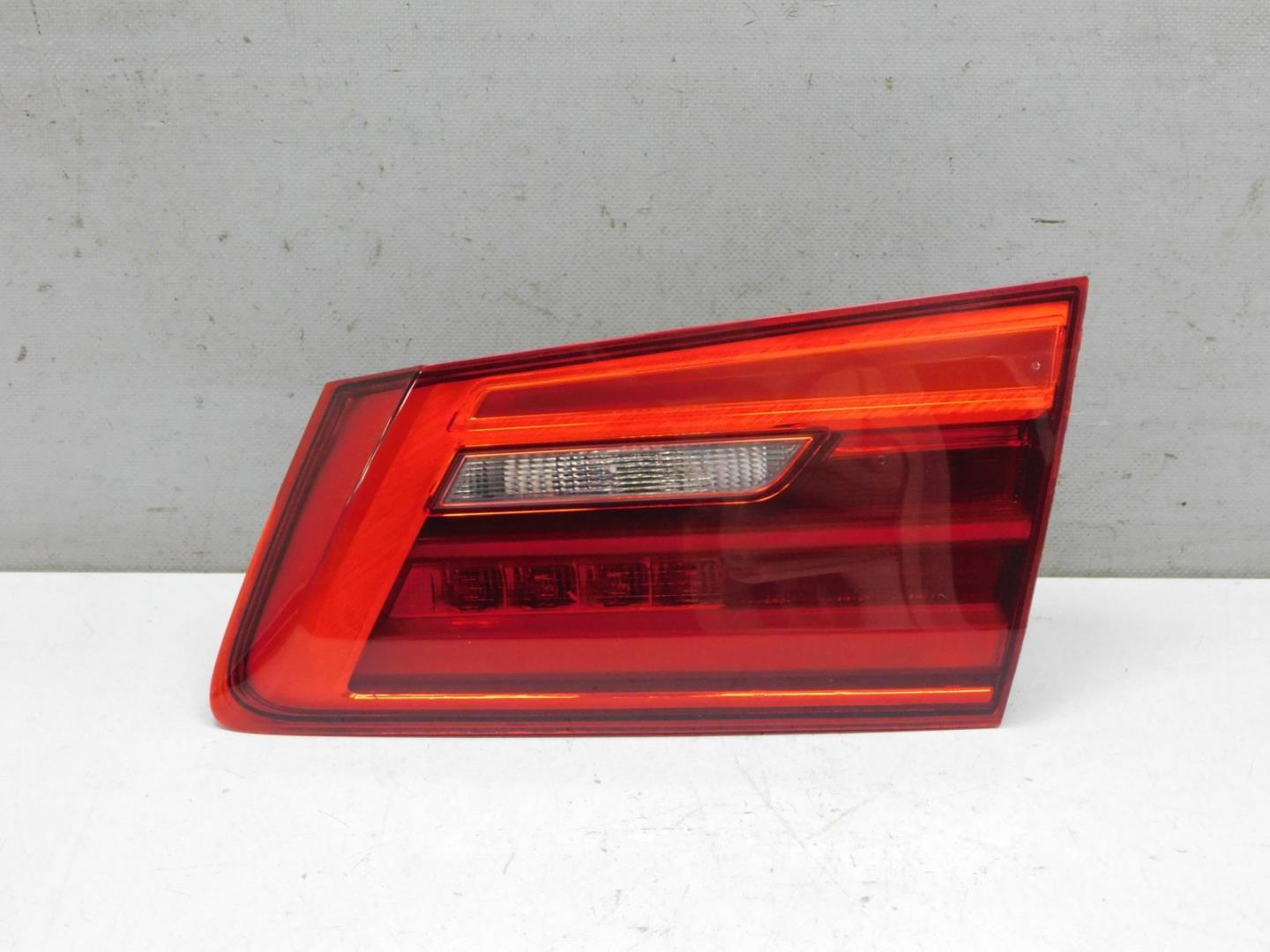 Фонарь задний внутренний правый