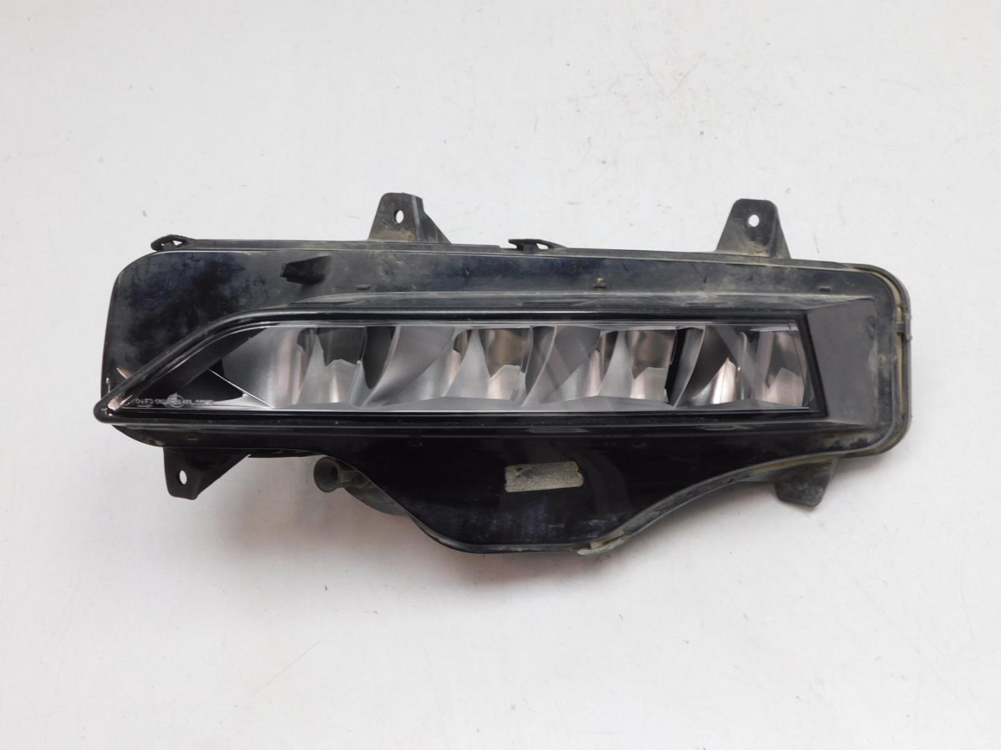 Фара противотуманная левая