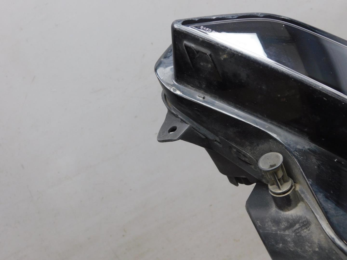 Фара противотуманная левая