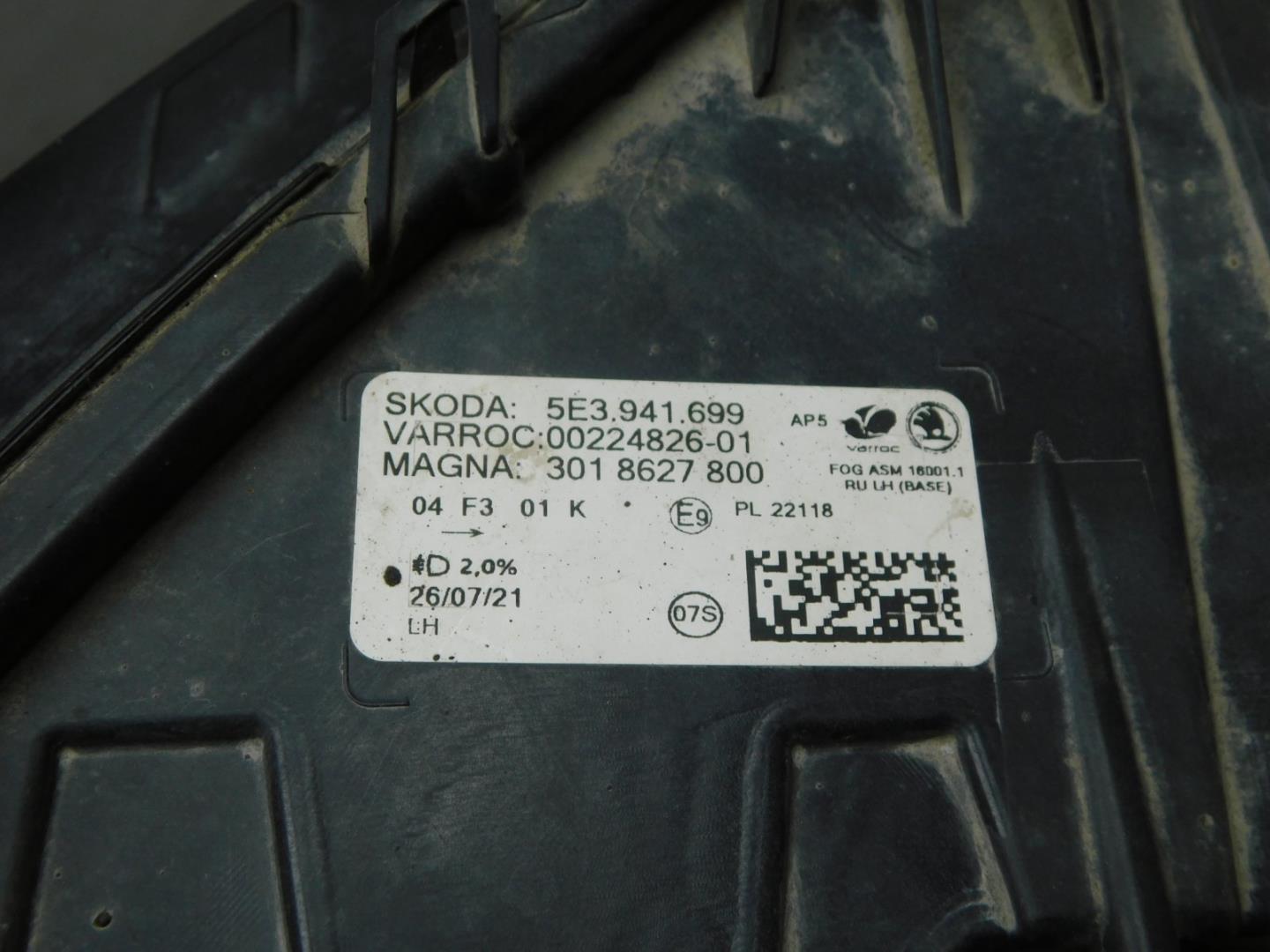 Фара противотуманная левая