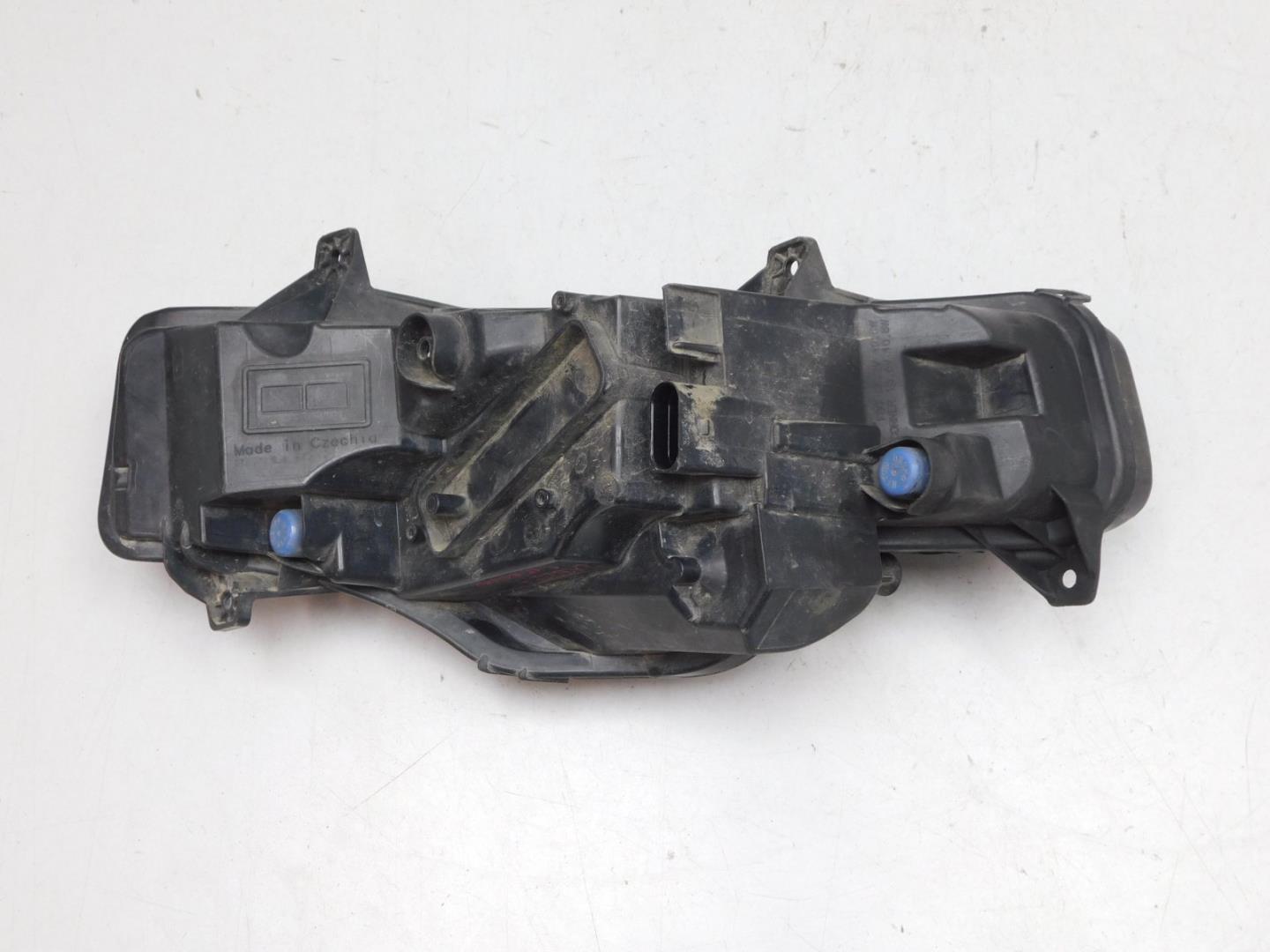 Фара противотуманная левая