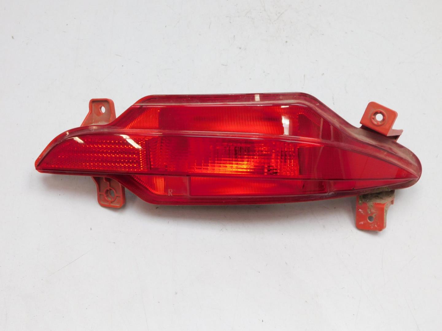Фонарь задний в бампер правый