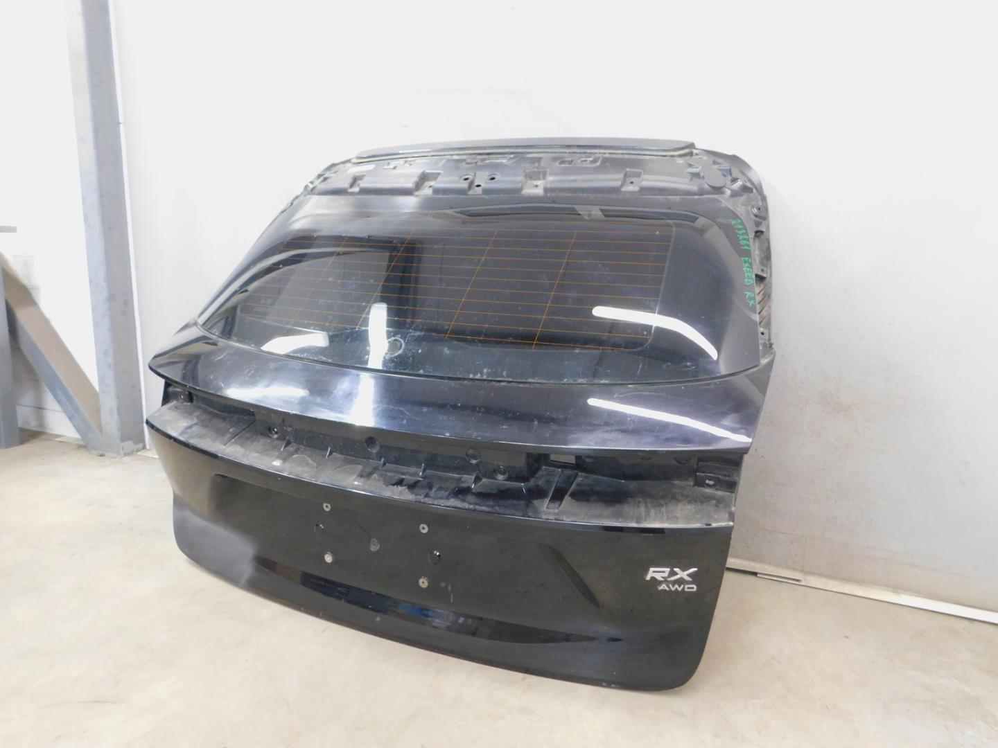 Дверь багажника