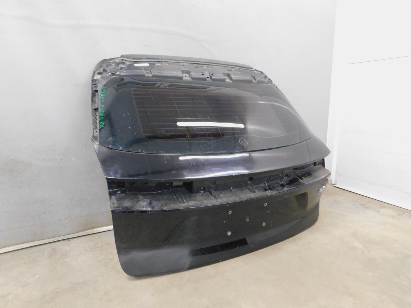 Дверь багажника