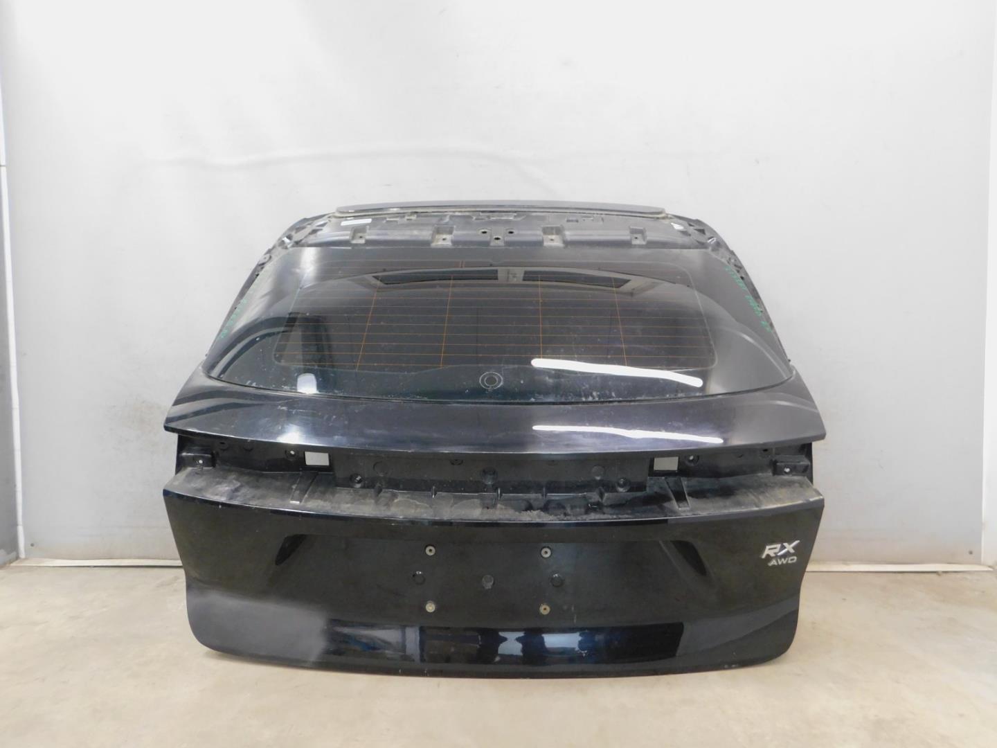 Дверь багажника