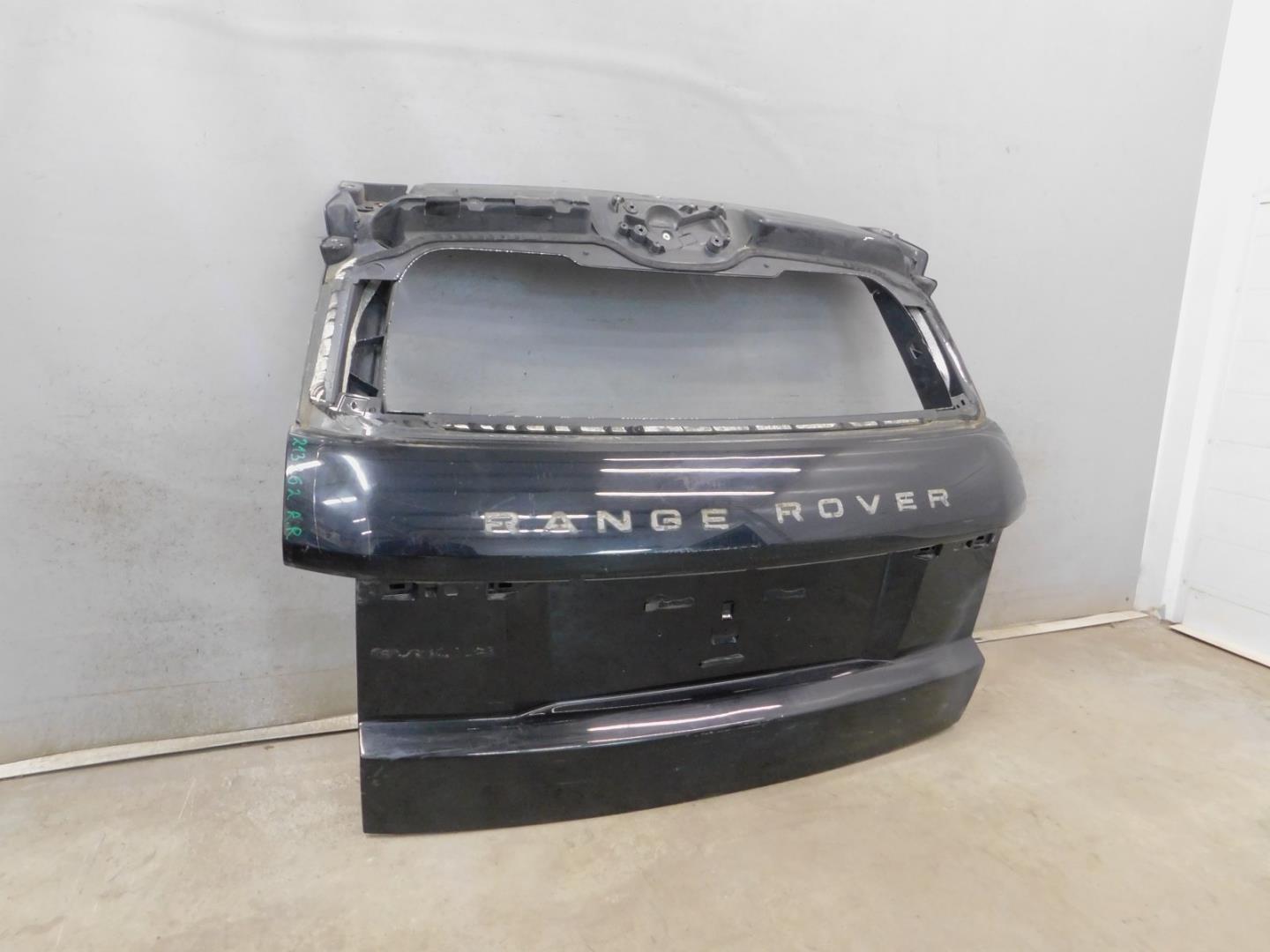 Дверь багажника