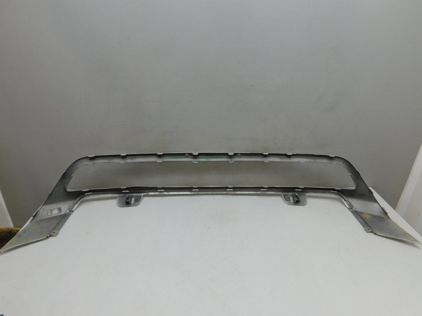 Накладка переднего бампера