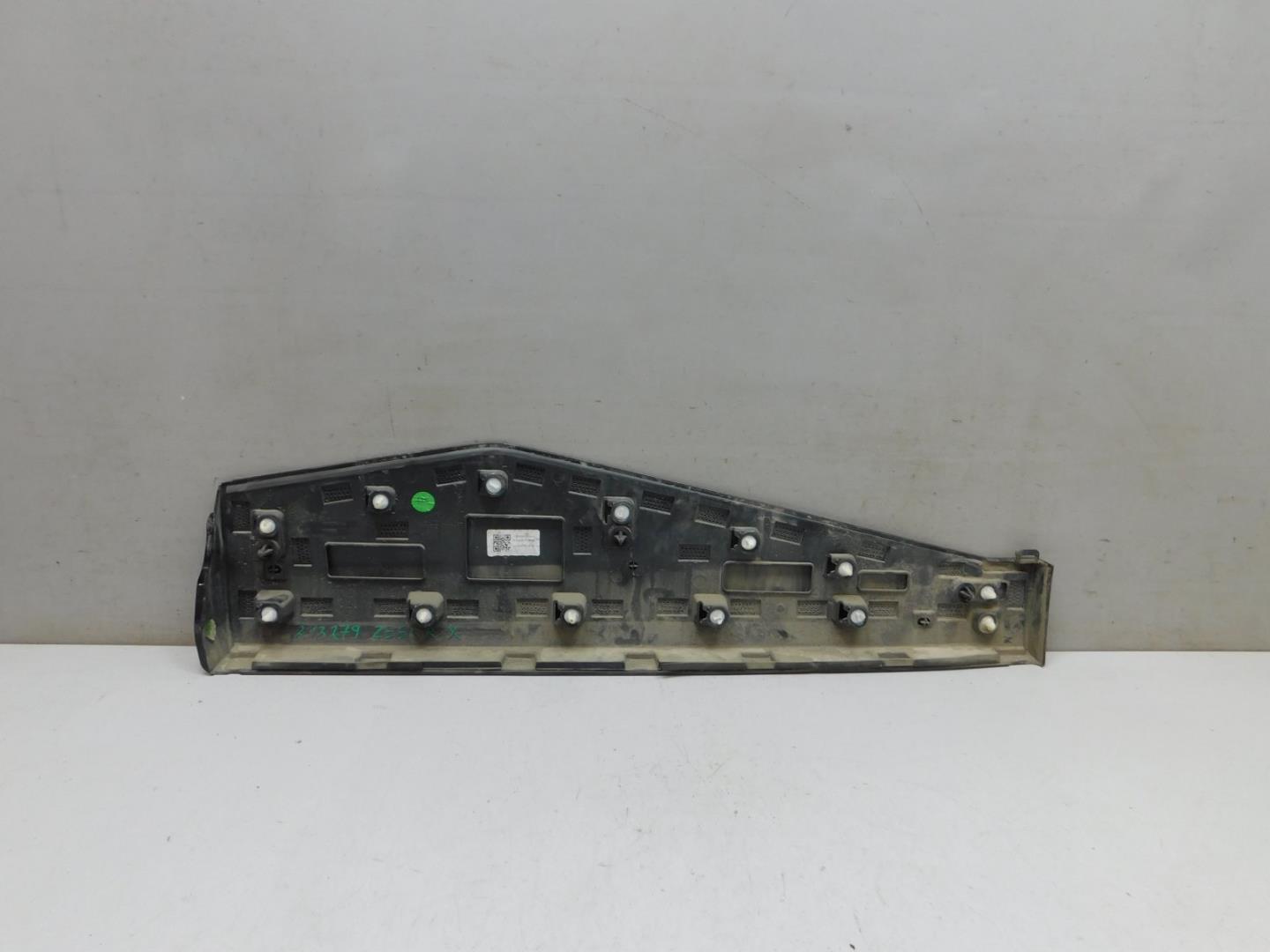 Накладка двери задней правой