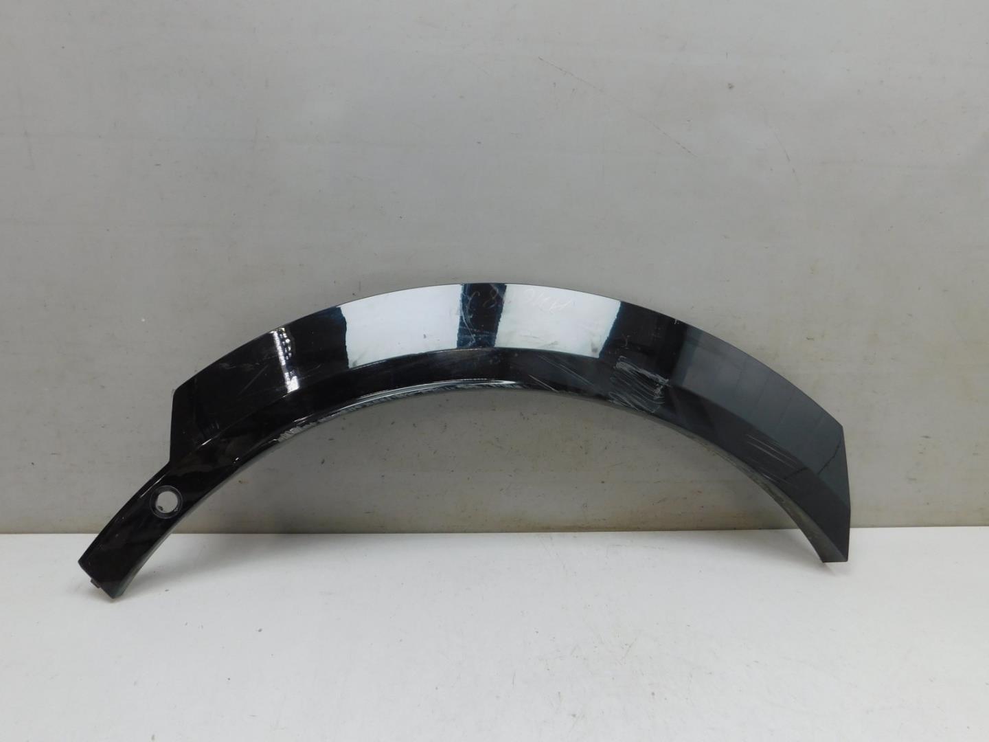 Накладка заднего крыла правого