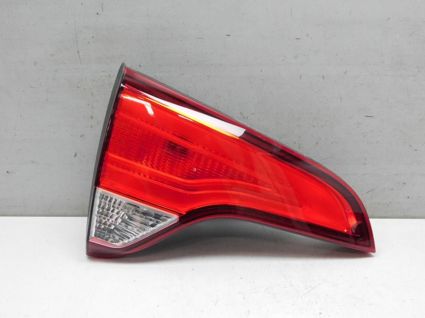 Фонарь задний внутренний левый