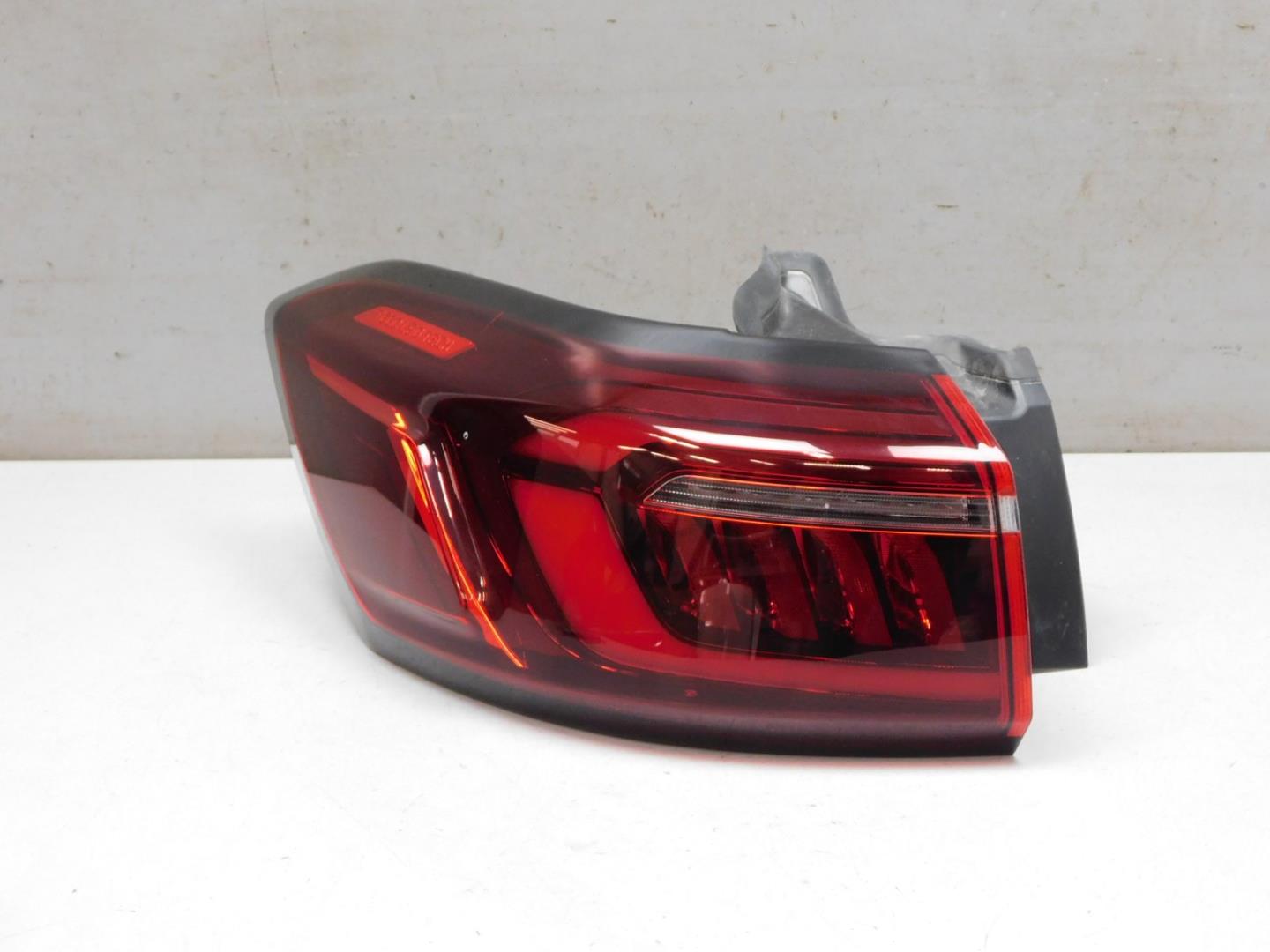 Фонарь задний наружный левый