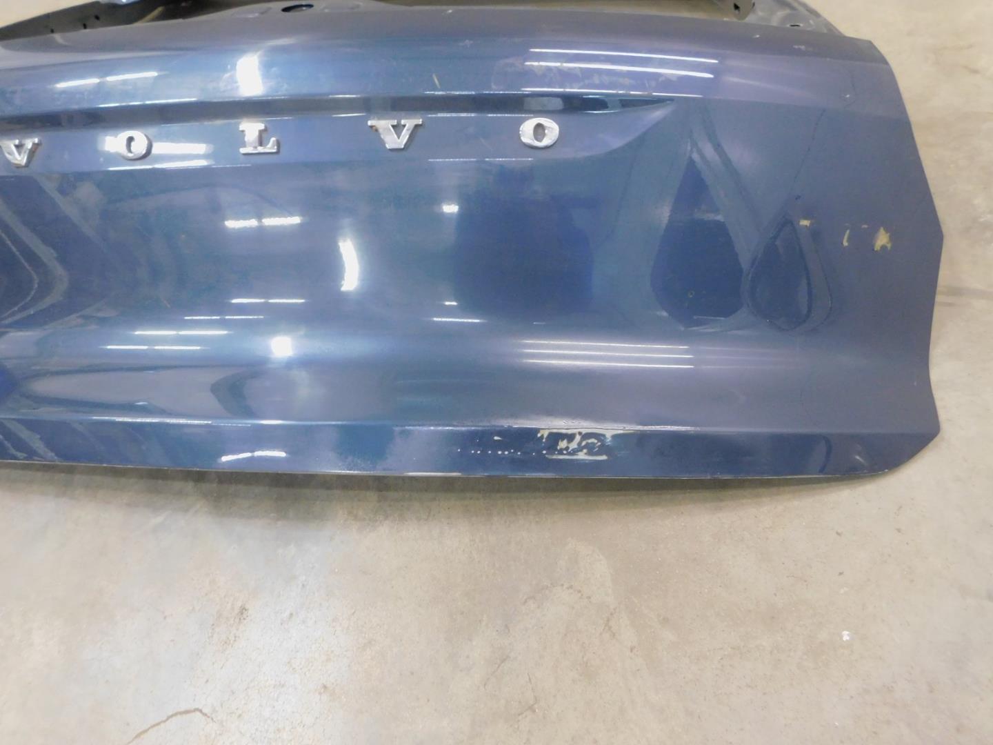 Дверь багажника