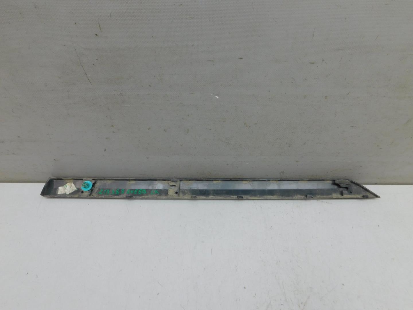 Накладка двери задней правой