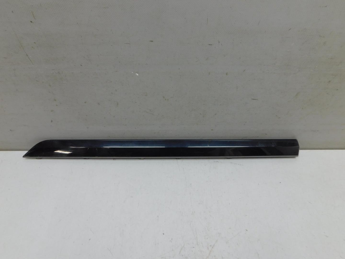 Накладка двери задней правой