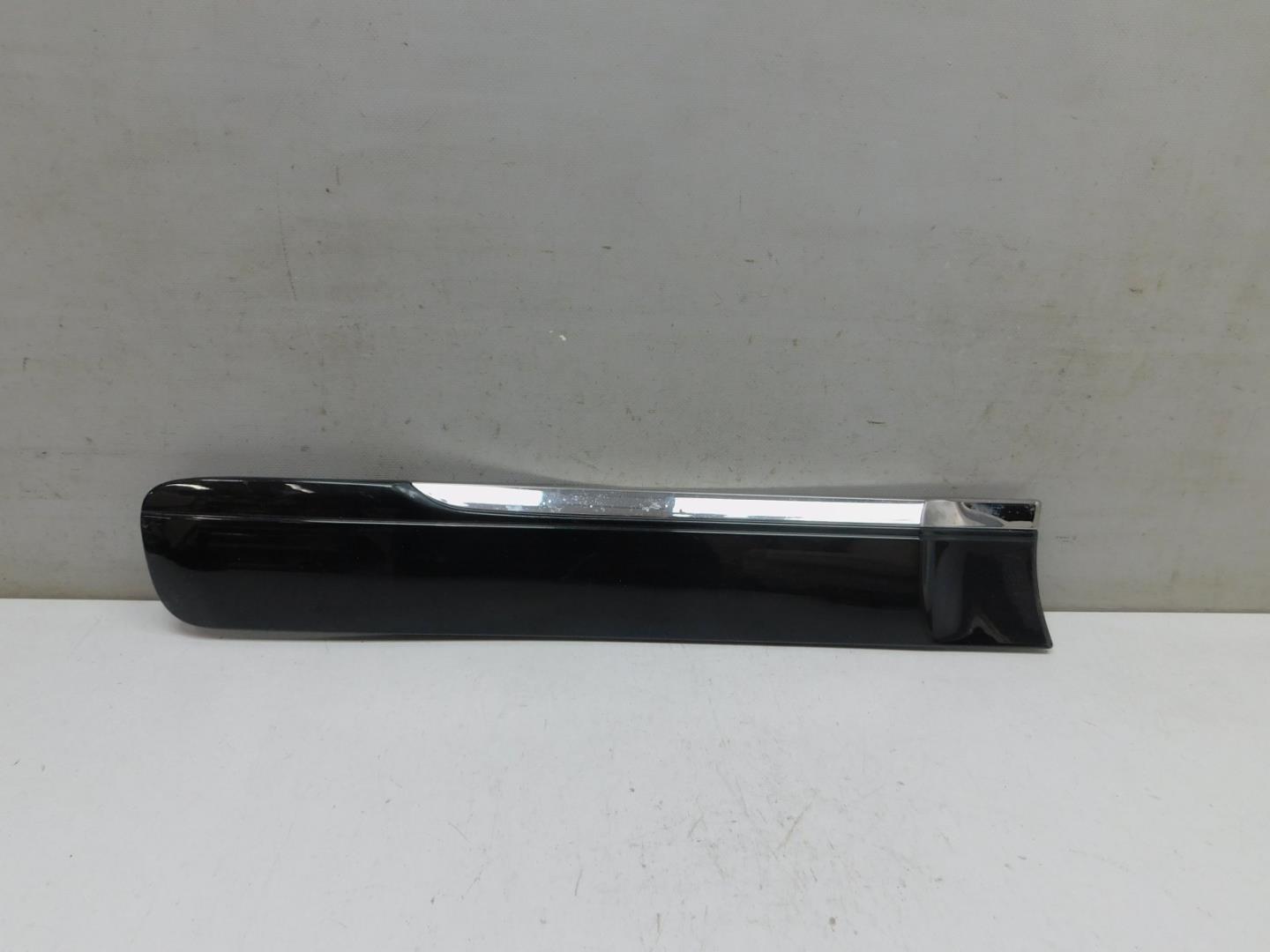 Накладка двери задней правой