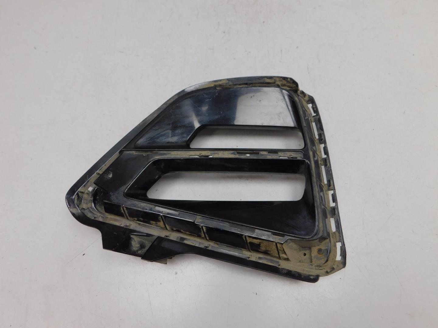 Решетка в бампер левая