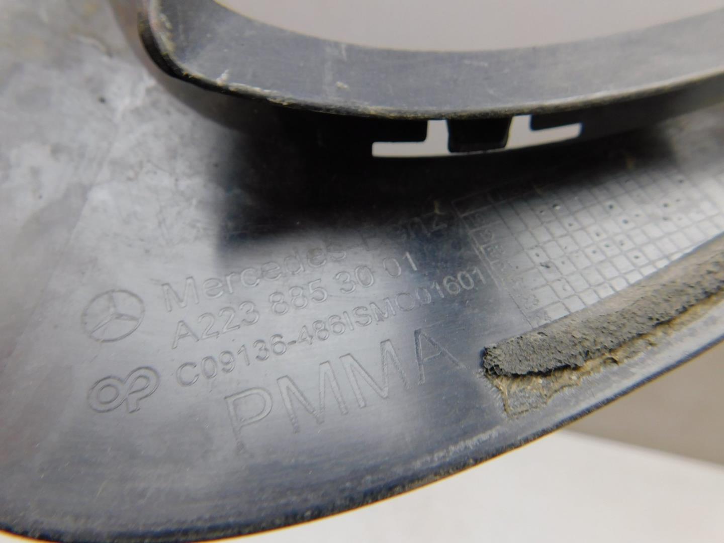 Молдинг переднего бампера