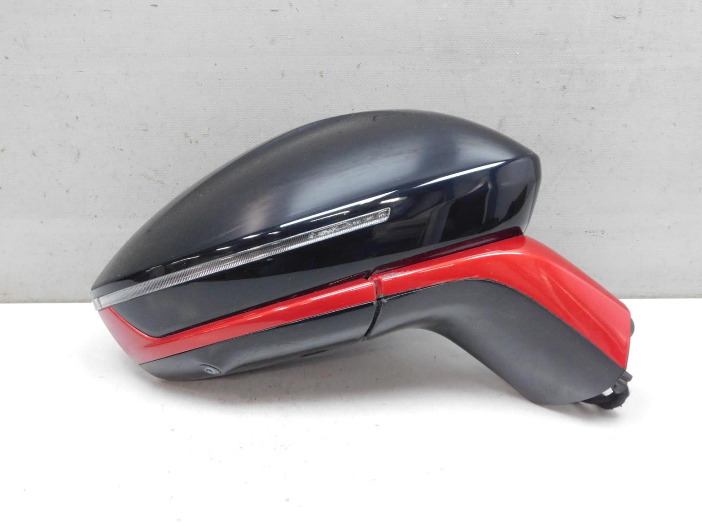 Зеркало правое электрическое