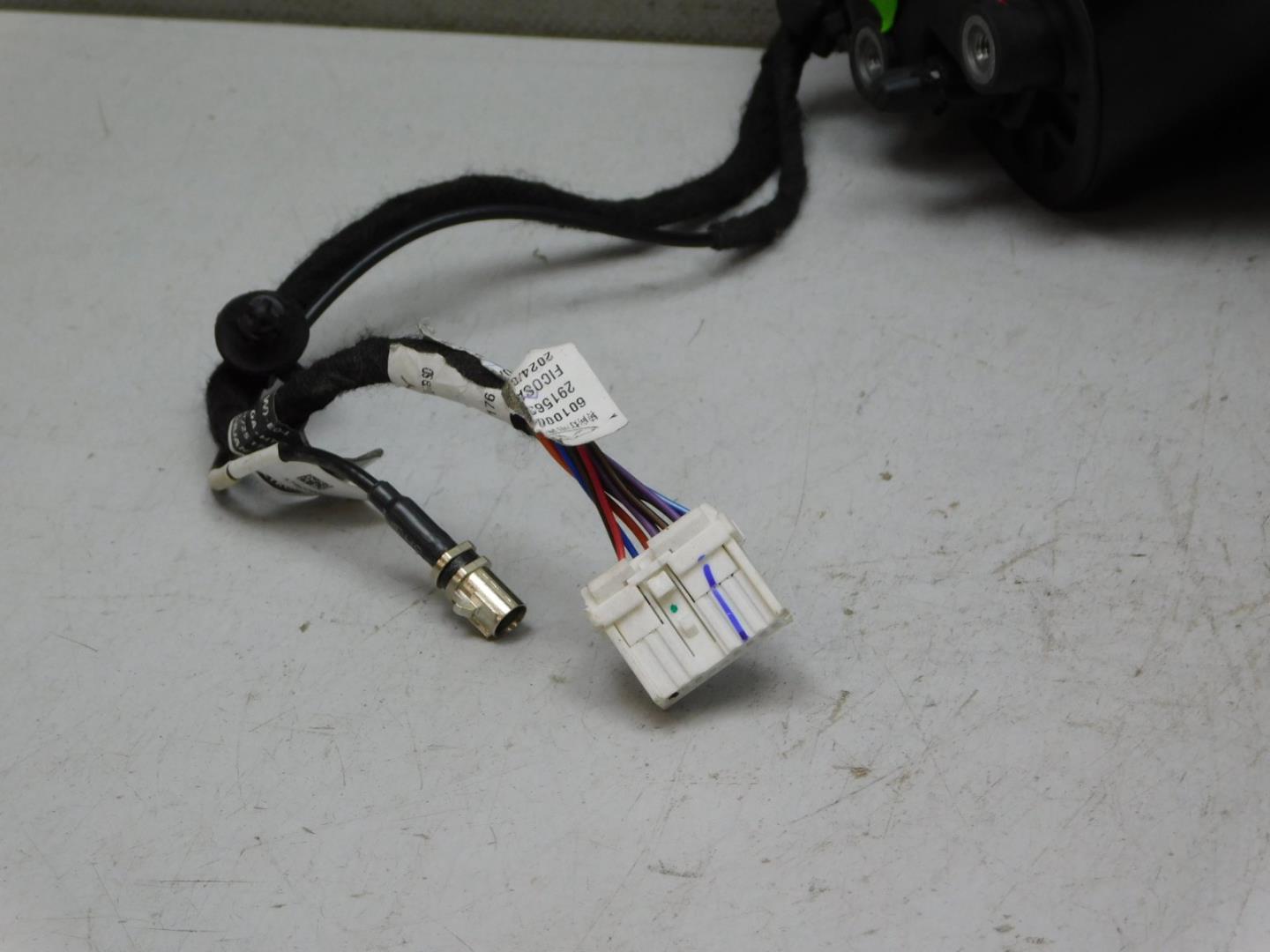 Зеркало правое электрическое