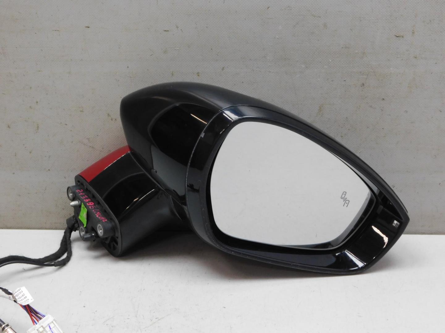 Зеркало правое электрическое